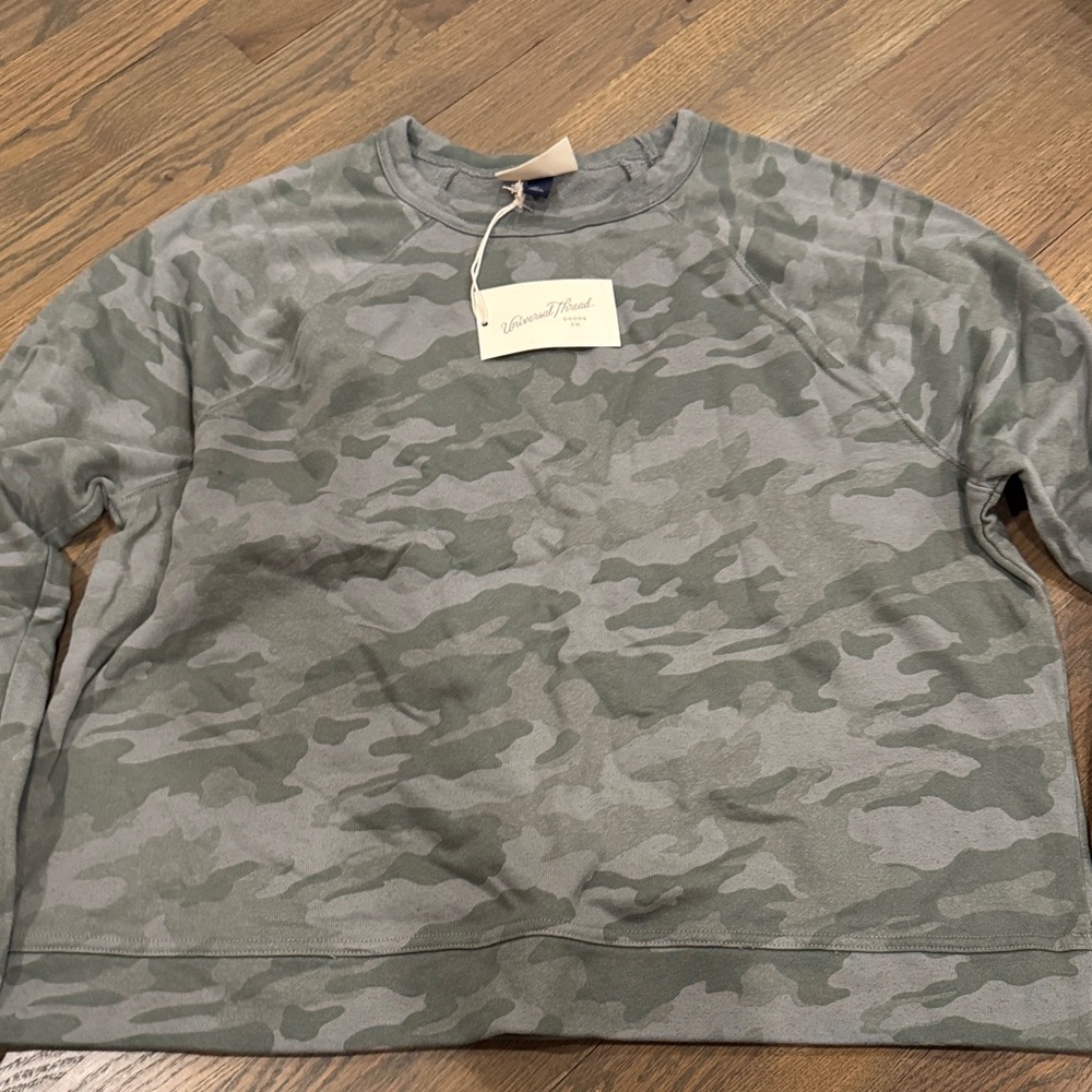 Universal Thread Camouflage Crew Neck Sweater - Green